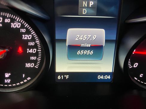 Used 2018 Mercedes-Benz GLC 300 300 4MATIC Sport Utility 4D image 9