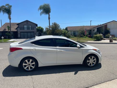 Used 2013 Hyundai Elantra Limited w/ Technology Pkg FWD image 5