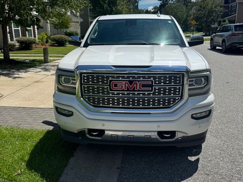 Used 2018 GMC Sierra 1500 Denali w/ Denali Ultimate Package AWD/4WD image 11