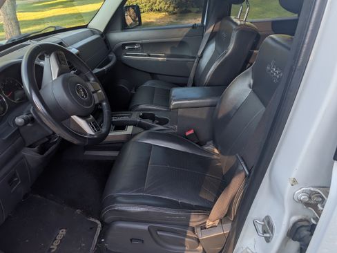 Used 2012 Jeep Liberty Limited Jet w/ Comfort/Convenience Group AWD/4WD image 14