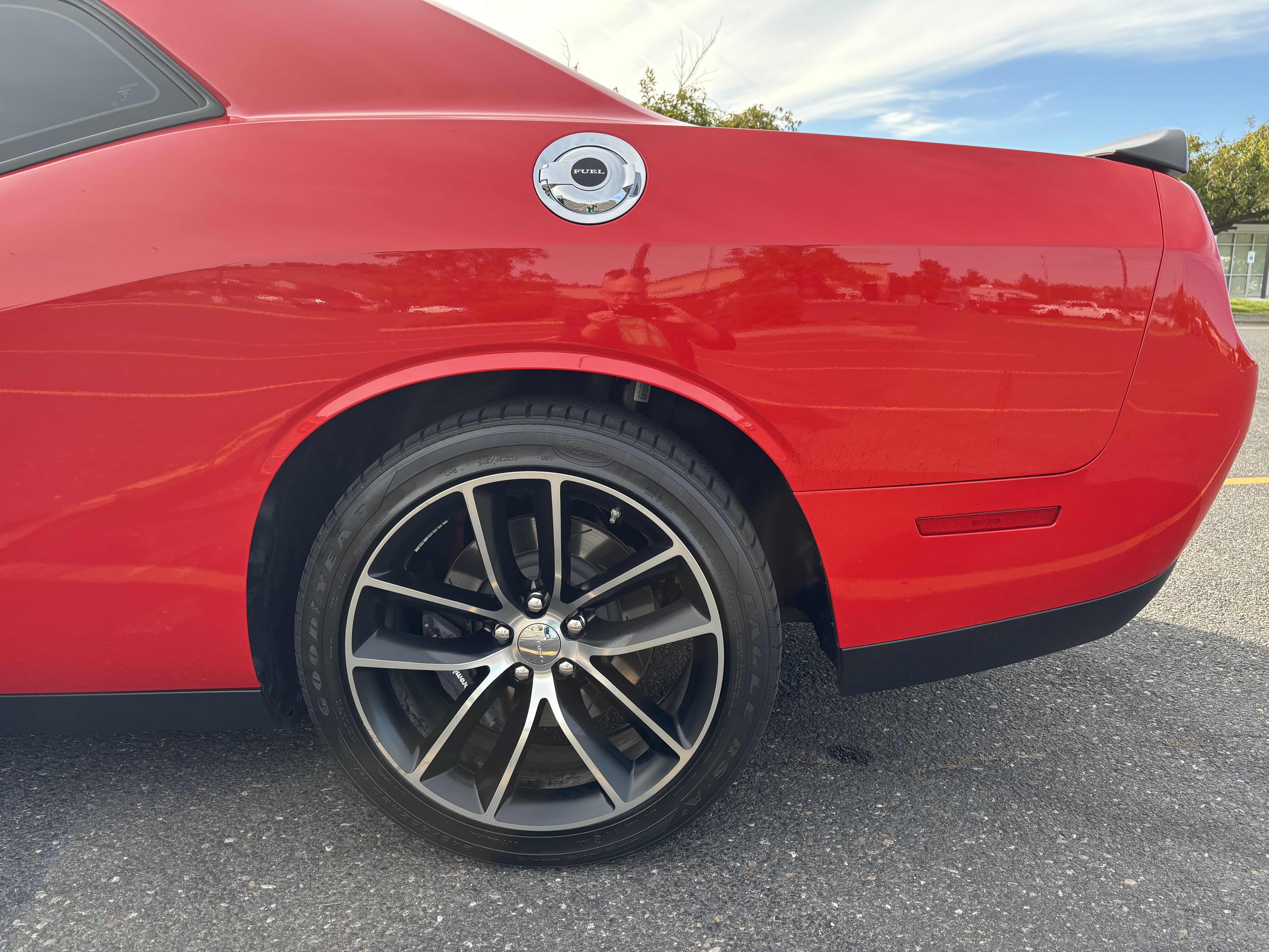 Used 2016 Dodge Challenger R/T Scat Pack w/ Leather Interior Group RWD image 6