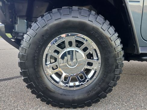 Used 2005 HUMMER H2 SUT w/ Preferred Equipment Group image 5