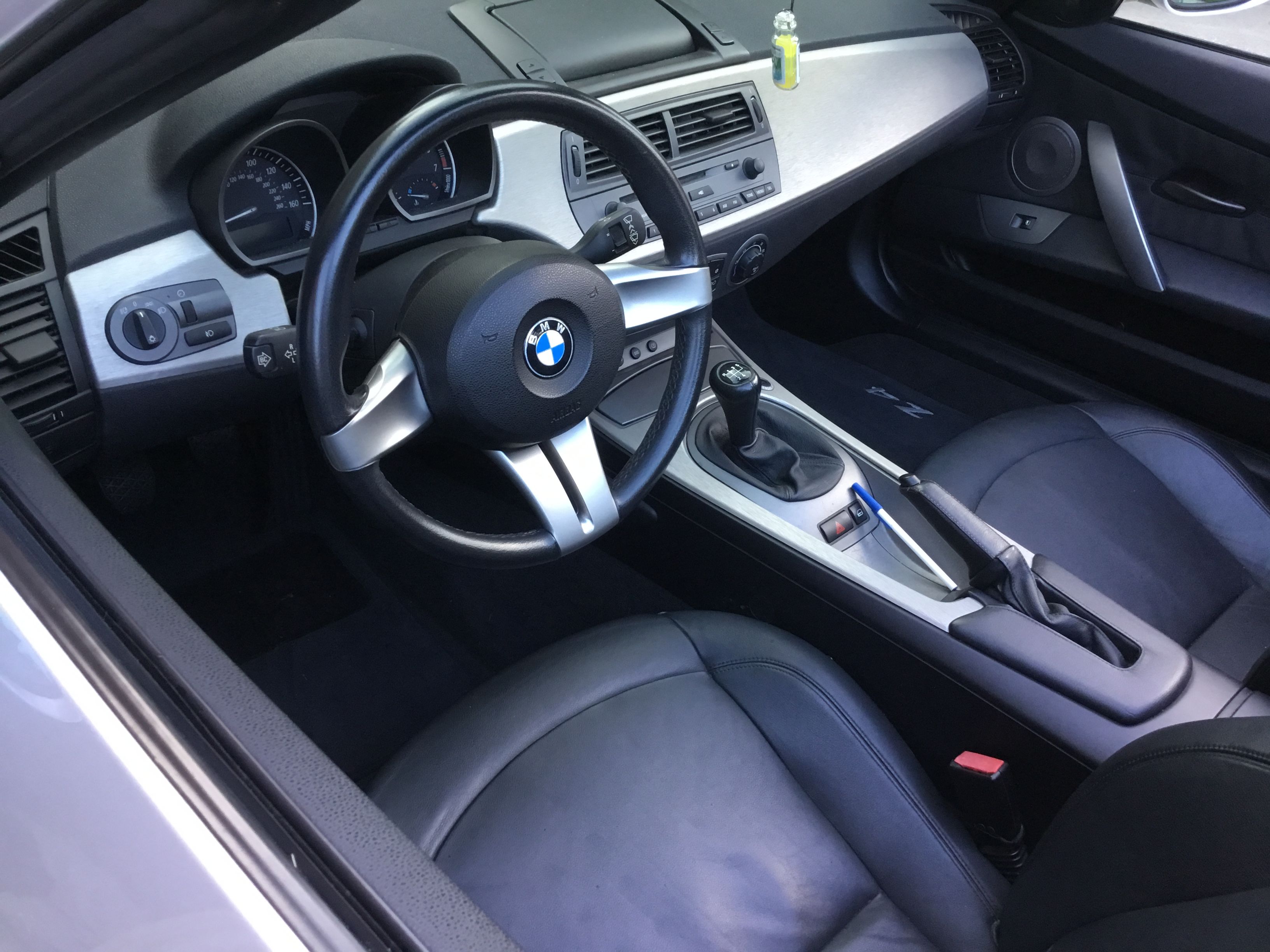 Used 2003 BMW Z4 2.5i RWD image 13