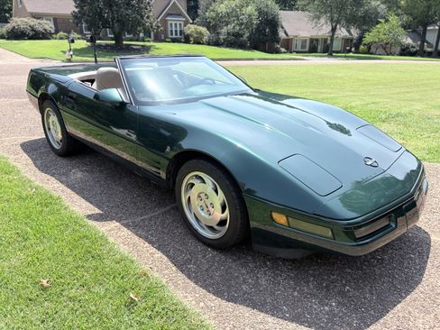 Used 1994 Chevrolet Corvette Convertible RWD image 4