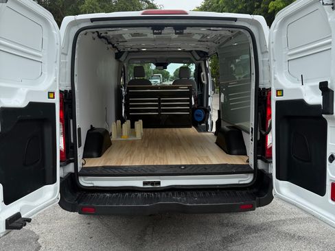 Used 2018 Ford Transit 250 148 Low Roof RWD image 5