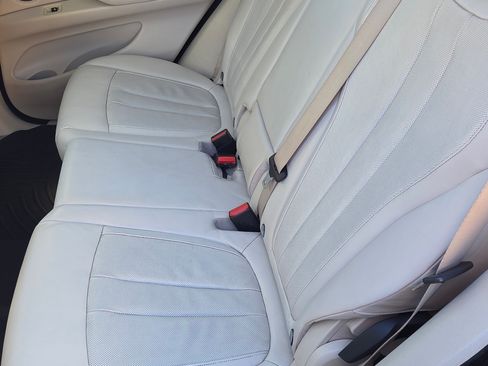 Used 2014 BMW X5 xDrive35d image 17