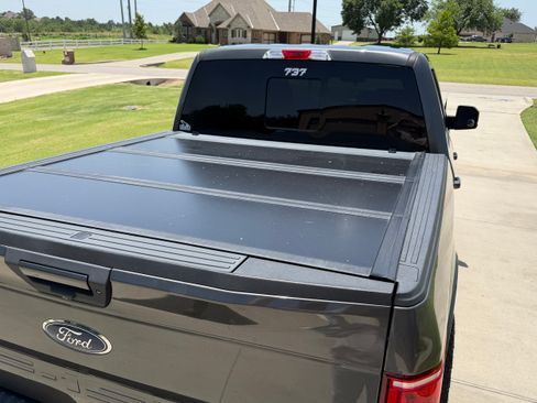 Used 2018 Ford F150 XLT w/ Equipment Group 302A Luxury AWD/4WD image 16