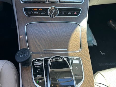 Used 2018 Mercedes-Benz E 300 image 10
