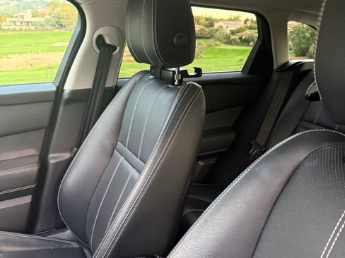 Used 2018 Land Rover Range Rover Velar S image 28