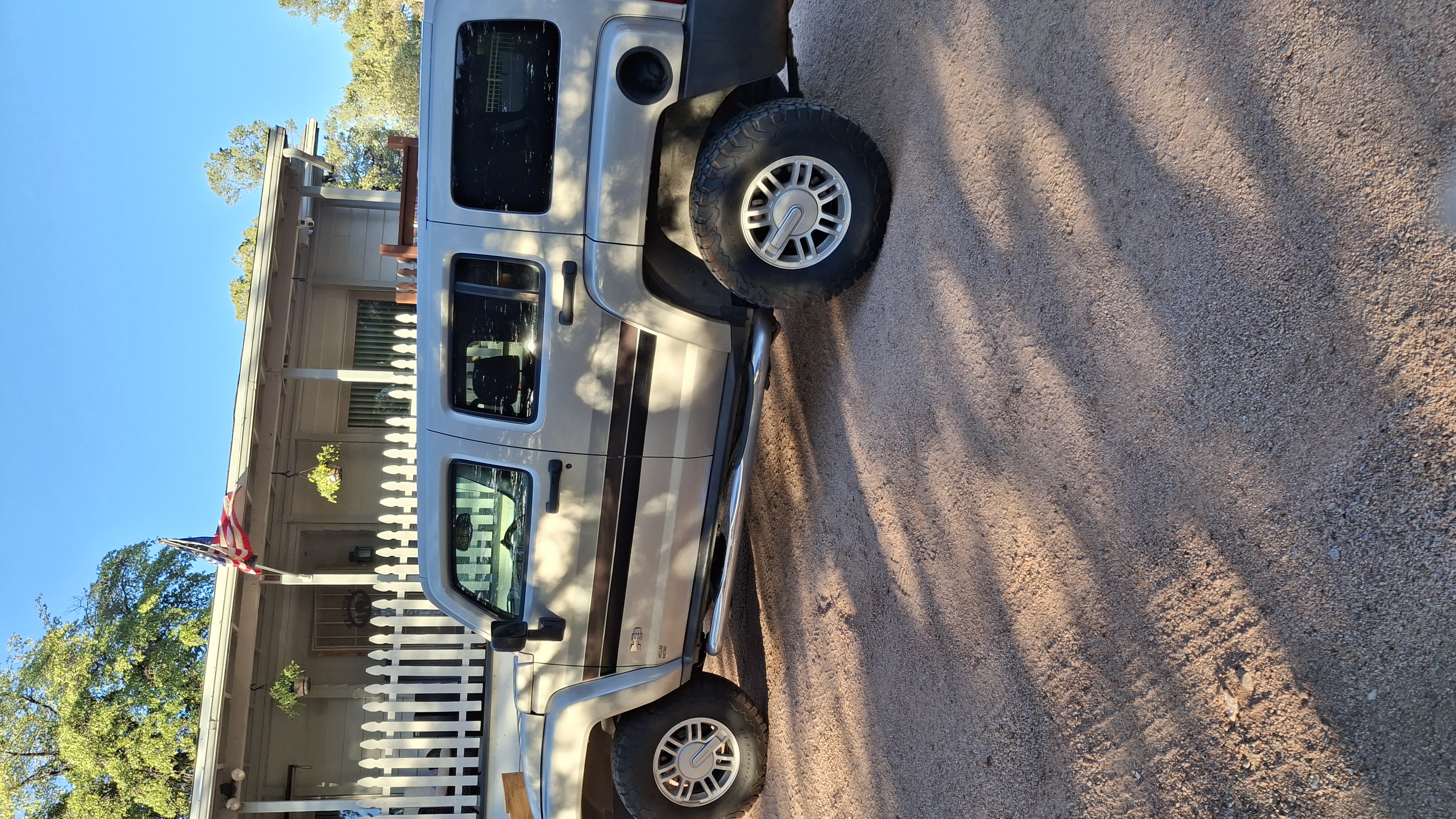 Used 2008 HUMMER H3 Luxury AWD/4WD image 4