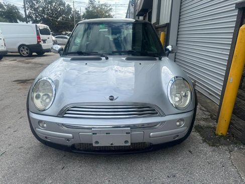 Used 2004 MINI Cooper Hardtop image 1