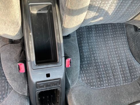 Used 2001 Chevrolet Blazer LS w/ Preferred Equipment Group image 18