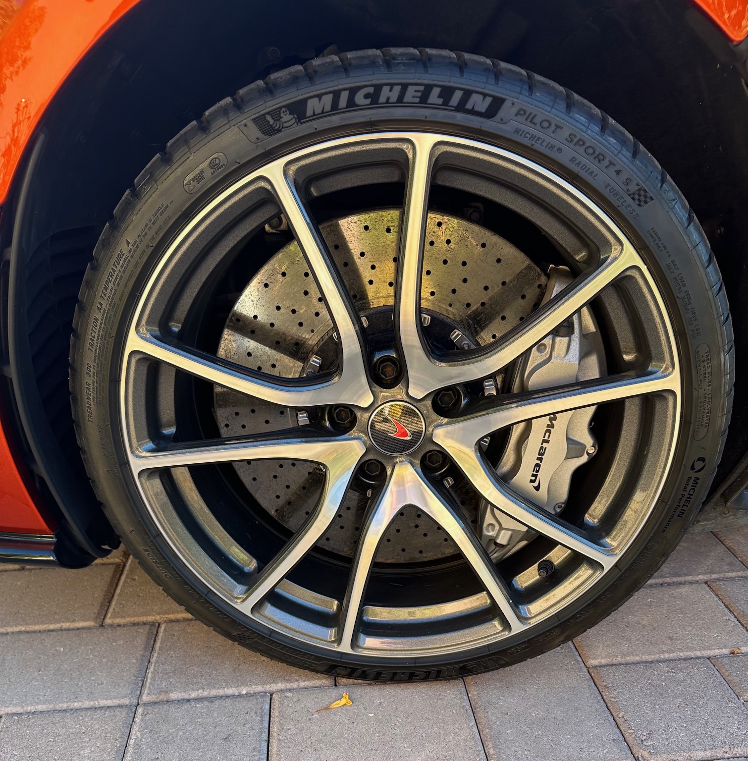 Used 2018 McLaren 570S RWD image 11