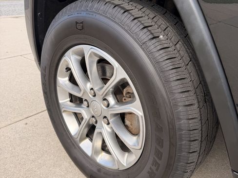 Used 2015 Jeep Grand Cherokee Limited image 8