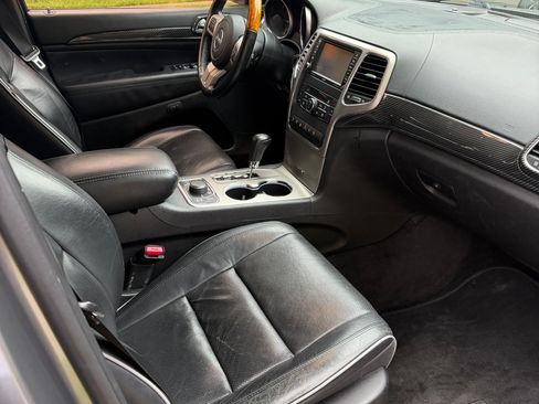 Used 2012 Jeep Grand Cherokee Overland w/ Mopar Chrome Edition Group AWD/4WD image 12