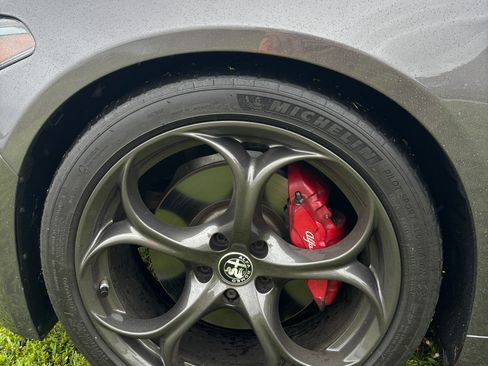 Used 2019 Alfa Romeo Giulia w/ Nero Edizione image 11