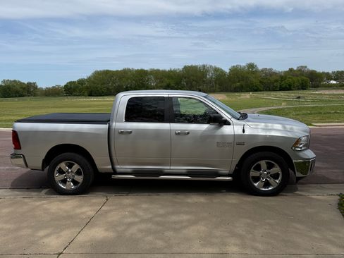 Used 2017 RAM 1500 Big Horn AWD/4WD image 4