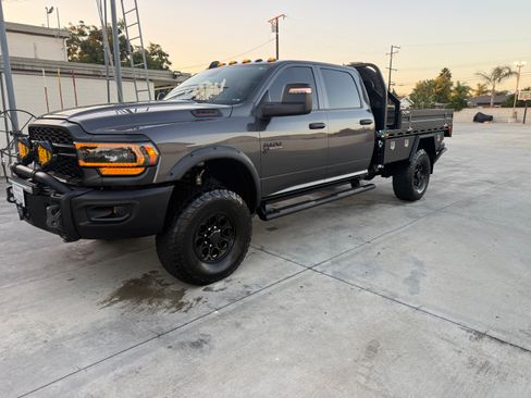 Used 2023 RAM 3500 Tradesman w/ Convenience Group image 15