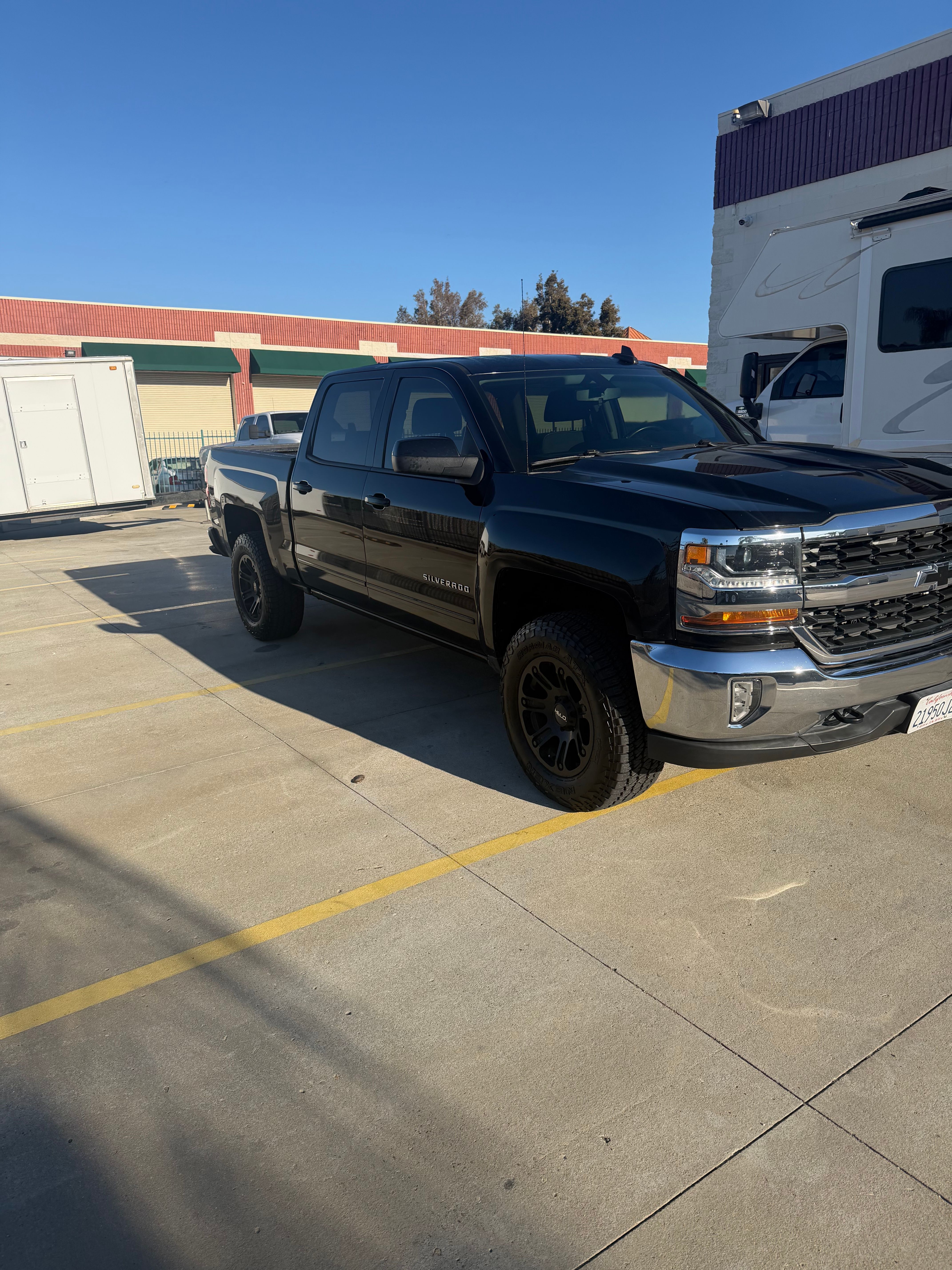 Used 2017 Chevrolet Silverado 1500 LT w/ LPO, Black Pack AWD/4WD image 12