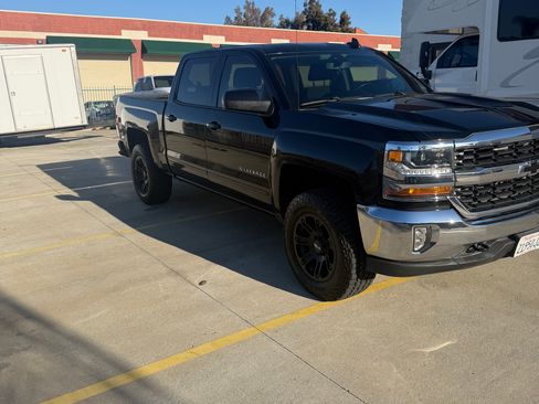 Used 2017 Chevrolet Silverado 1500 LT w/ LPO, Black Pack AWD/4WD image 12