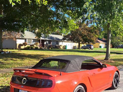 Used 2013 Ford Mustang GT Premium w/ Electronics Pkg image 8