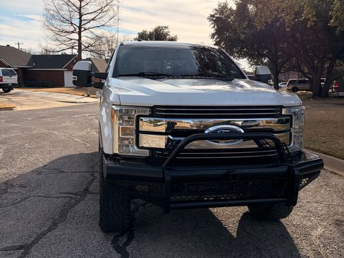 Used 2017 Ford F250 Lariat w/ Lariat Value Package image 16