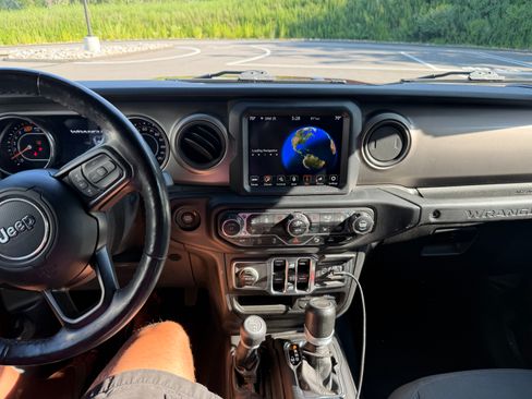 Used 2021 Jeep Wrangler Unlimited Sport AWD/4WD image 5