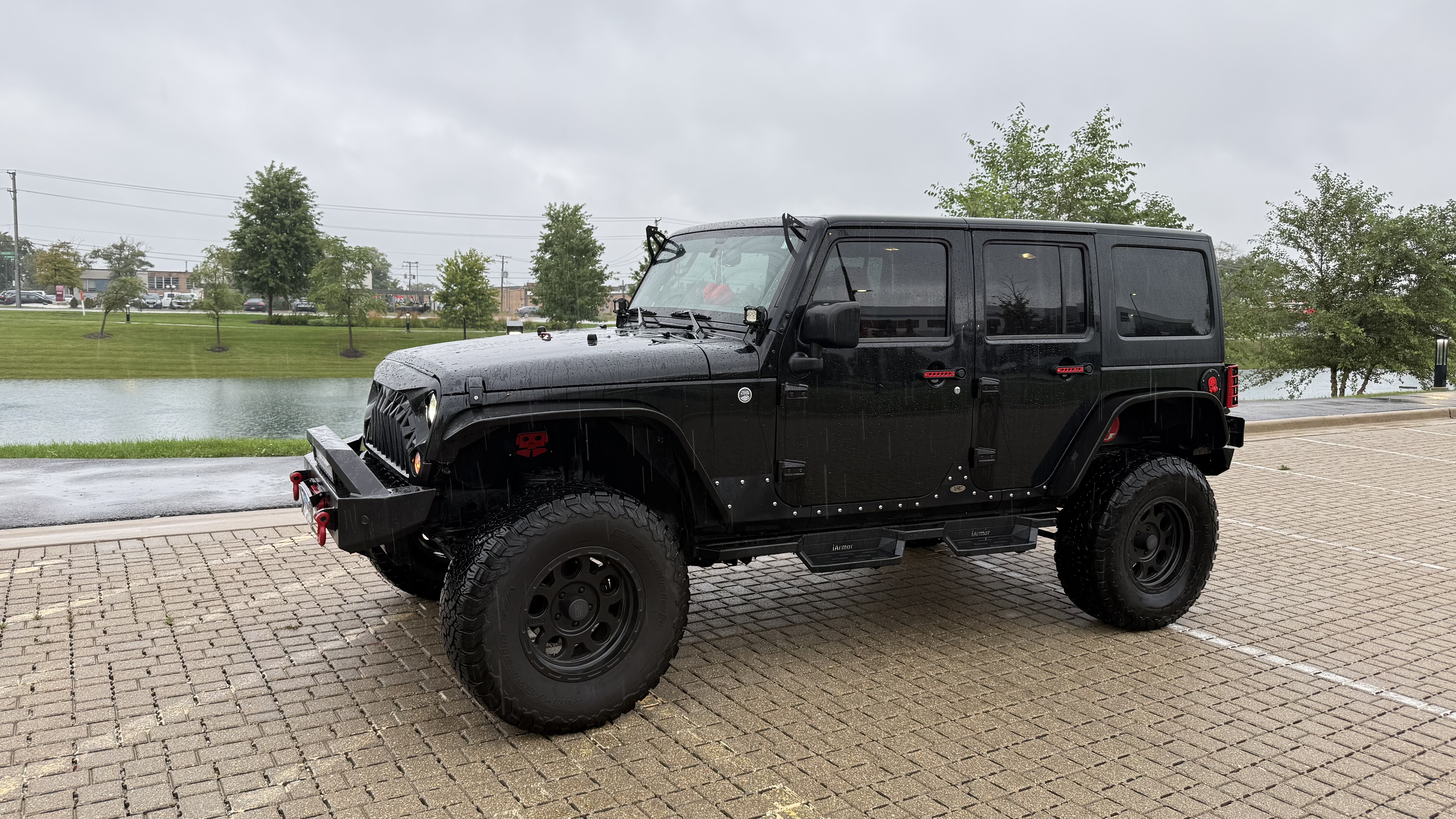 Used 2014 Jeep Wrangler Unlimited Sahara w/ Mopar Chrome Edition Group AWD/4WD image 1