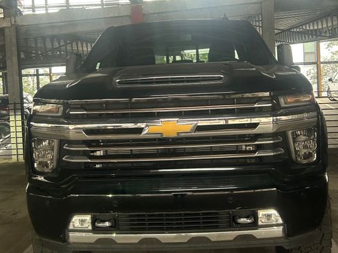Used 2022 Chevrolet Silverado 2500 High Country image 1