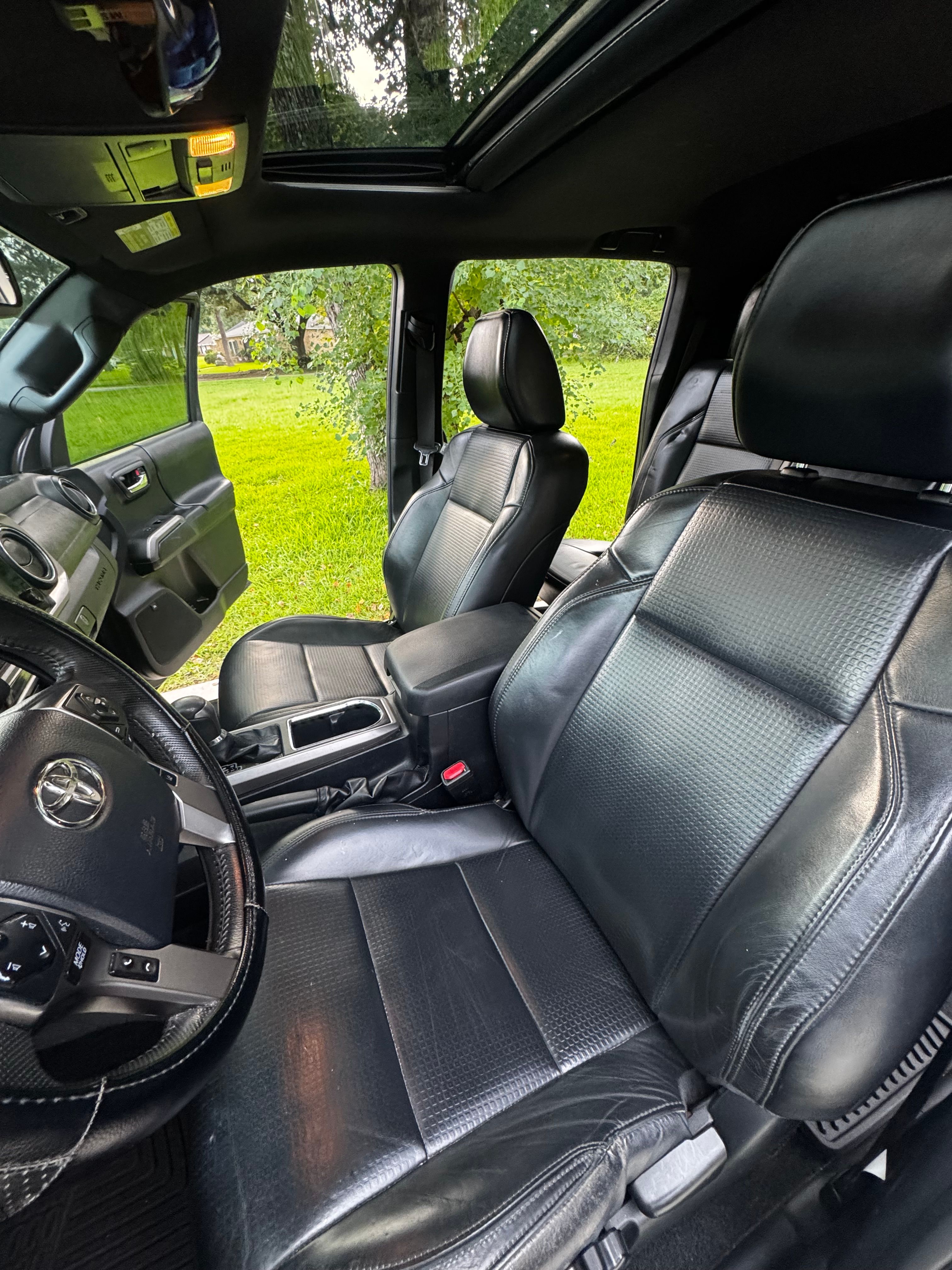 Used 2018 Toyota Tacoma Limited RWD image 6