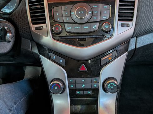 Used 2012 Chevrolet Cruze LT image 4