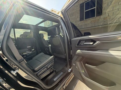 Used 2026 GMC Yukon Elevation w/ Elevation Premium Package RWD image 13