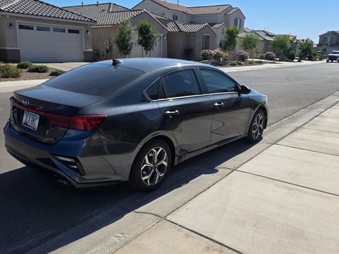 Used 2020 Kia Forte LXS FWD image 2