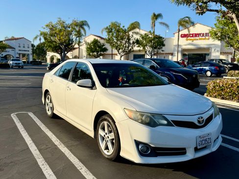 Used 2012 Toyota Camry SE image 4