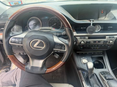 Used 2017 Lexus ES 350 w/ Luxury Package FWD image 21