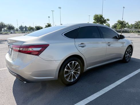Used 2016 Toyota Avalon XLE Premium w/ Preferred Accessory Package FWD image 2