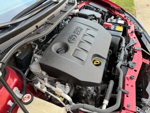 Used 2018 Toyota Corolla iM image 17