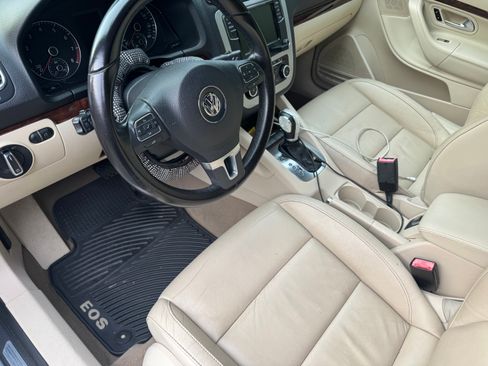 Used 2012 Volkswagen Eos Executive FWD image 14