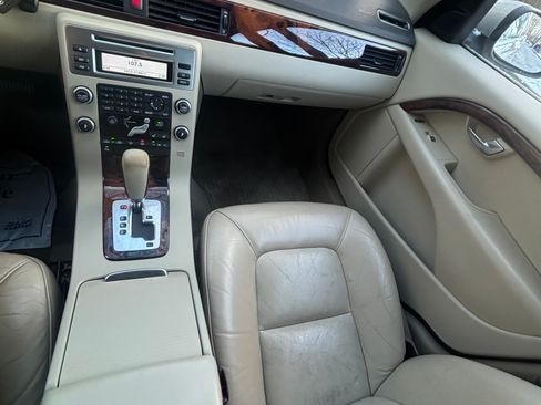 Used 2008 Volvo V70 image 14