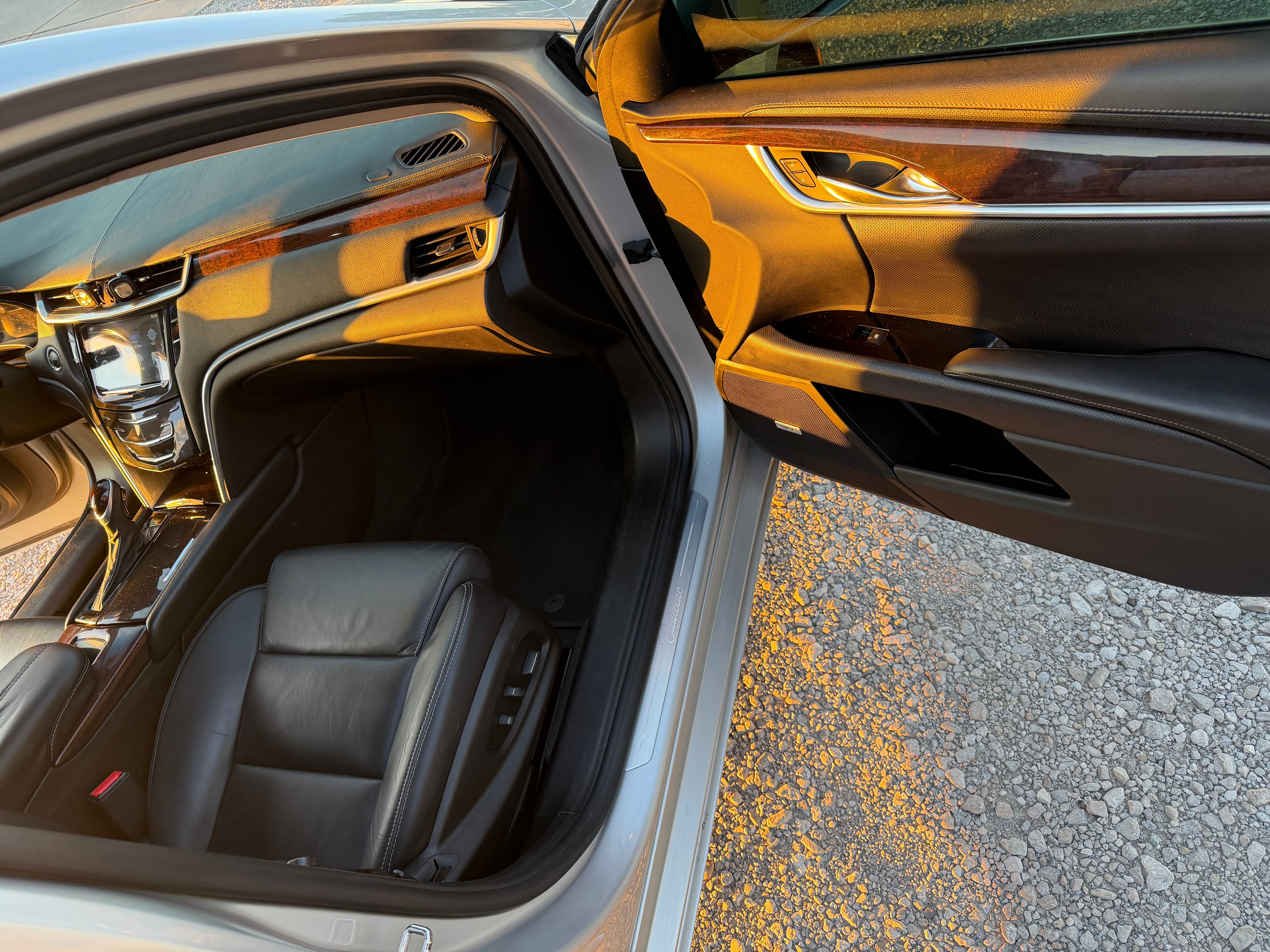 Used 2017 Cadillac XTS Luxury FWD image 12