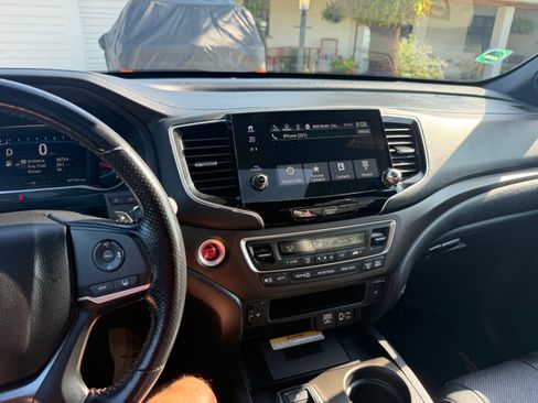 Used 2022 Honda Pilot TrailSport image 13