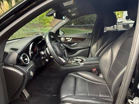 Used 2019 Mercedes-Benz GLC 300 4MATIC image 18