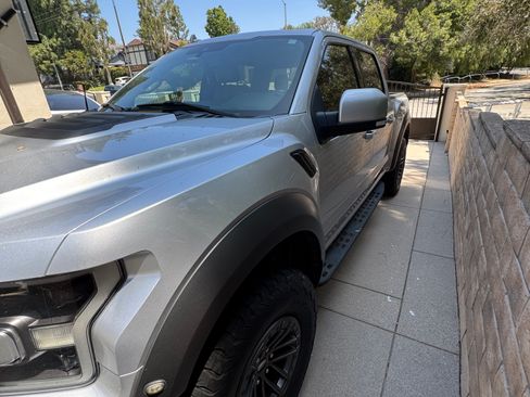 Used 2019 Ford F150 Raptor w/ Equipment Group 802A Luxury AWD/4WD image 6