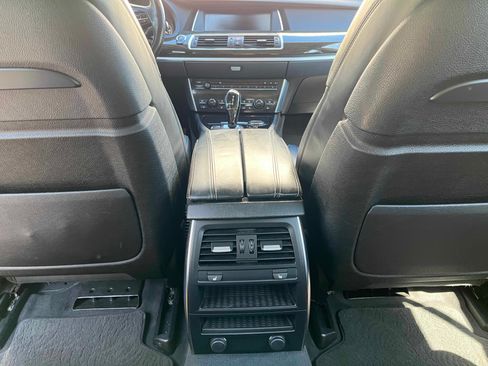 Used 2015 BMW 550i Gran Turismo xDrive image 11