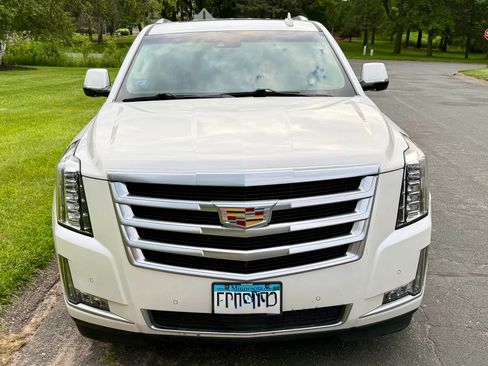 Used 2016 Cadillac Escalade Premium AWD/4WD image 5