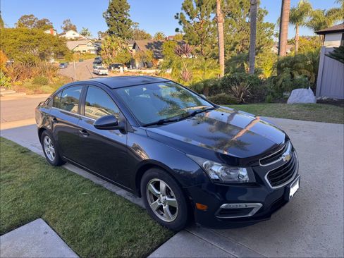 Used 2015 Chevrolet Cruze LT image 2