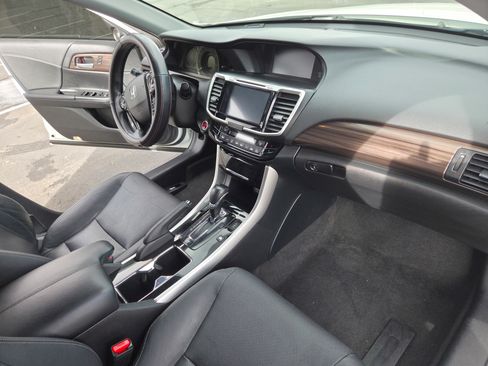 Used 2017 Honda Accord EX-L image 21