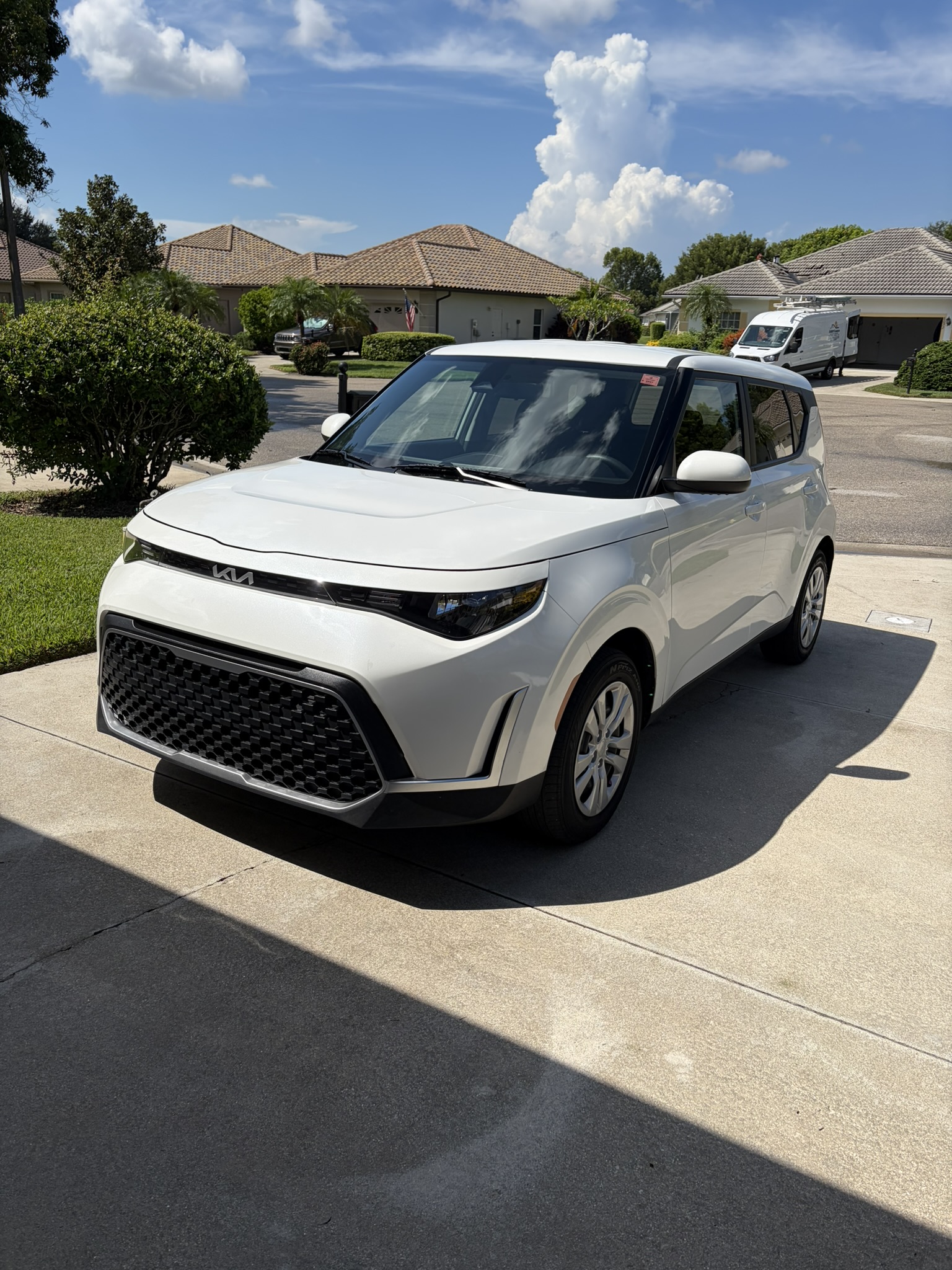 Used 2024 Kia Soul LX FWD image 2