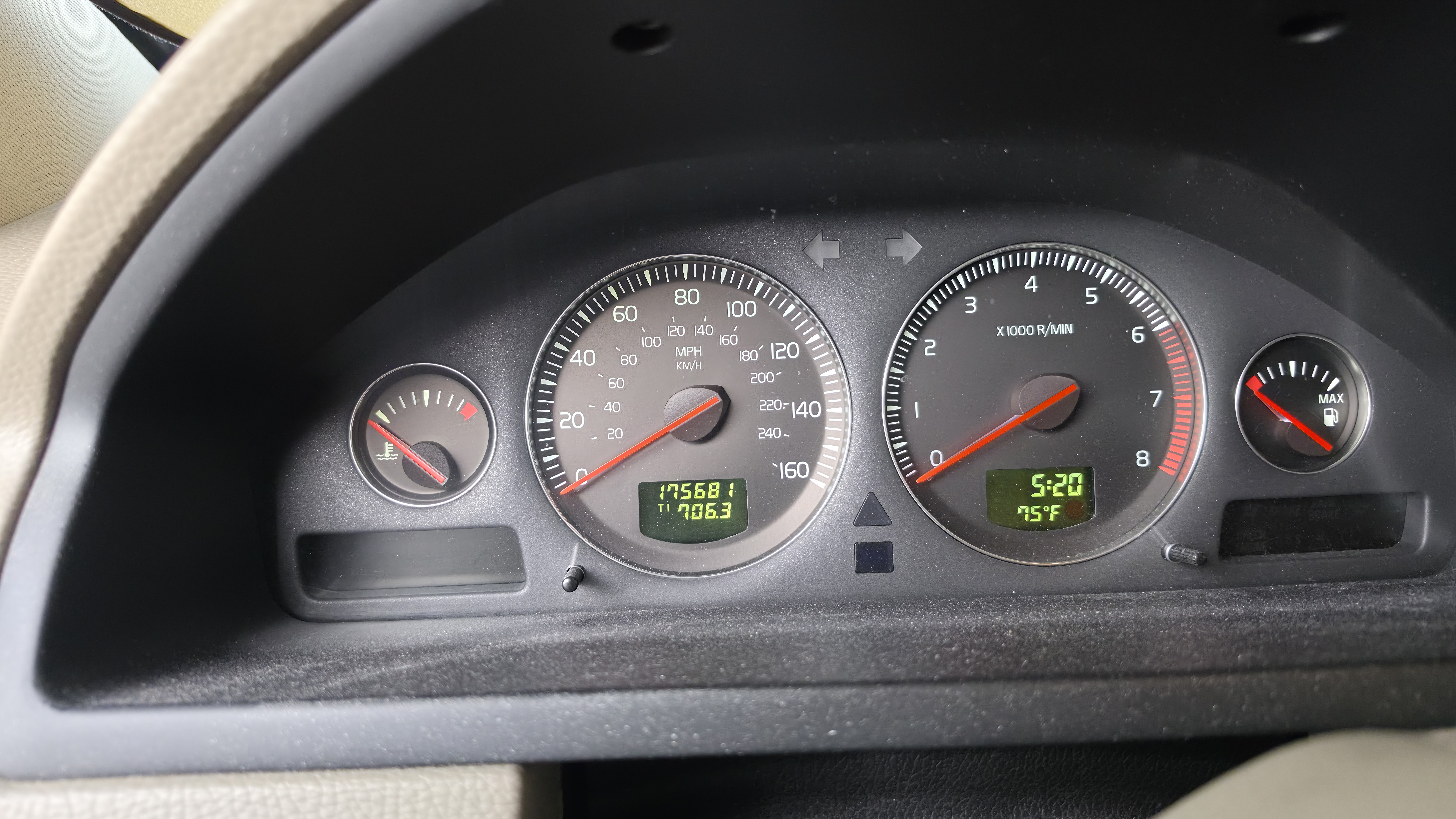 Used 2004 Volvo XC90 2.5T AWD/4WD image 6