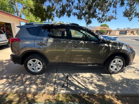 Used 2013 Toyota RAV4 LE FWD image 2